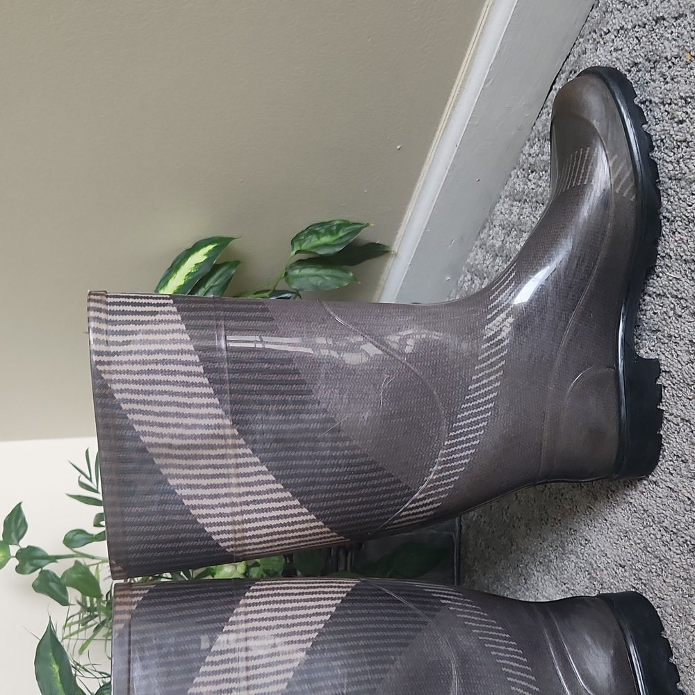 BURBERRY Wellington Rain Boot black and Cream size 39 (9) - Picture 6 of 9